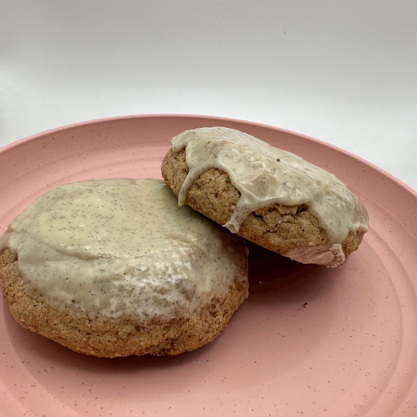 Chai Cookies w/ Vanilla Bean Icing